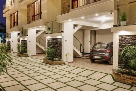 Narayanapura Apartment | Lumina Loft 001 by JadeCaps Studio Room Hennur