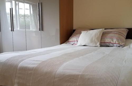 Victoria Apartment | Modern/functional 3-bedroom apartment with garden