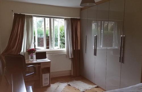 Victoria Apartment | Modern/functional 3-bedroom apartment with garden