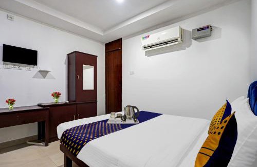 Kunnamangalam Hotel | SPOT ON 70114 R K Rooms Ac Non Ac