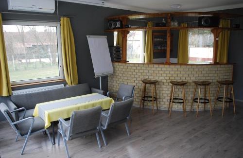 Apostag Bed & Breakfast | Casa Napsugár Panzió