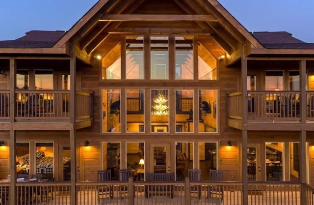 Above The Rest - 4 Bedrooms, 4.5 Baths, Sleeps 12 4 Home by RedAwning