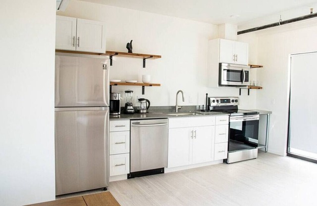 FL216 · Contemporary Studio in Sought-After Location