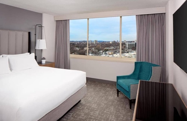 King Room at a 4⭐️ Hotel