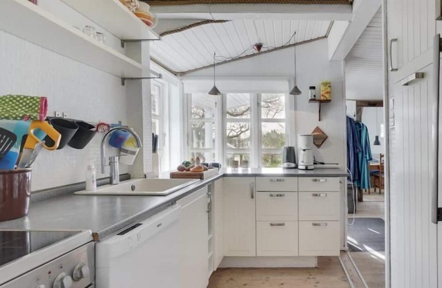 "Sharanya" - 500m from the sea by Interhome
