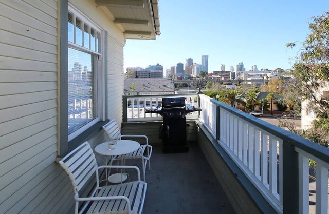 Nice 1 bedroom with skyline views from the private patio