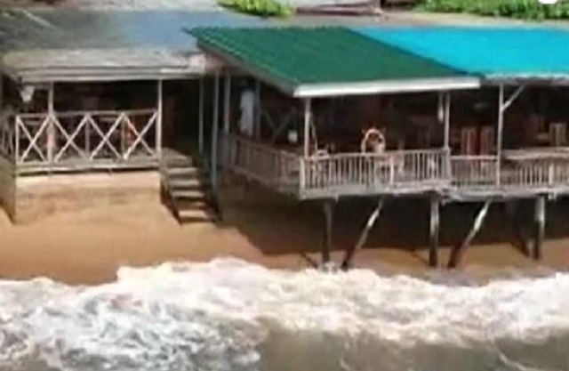 Mini Resort on seaside with restaurant on the beach large choice of rooms