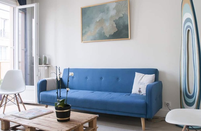 Spacious And Bright Apt Located In Clichy!