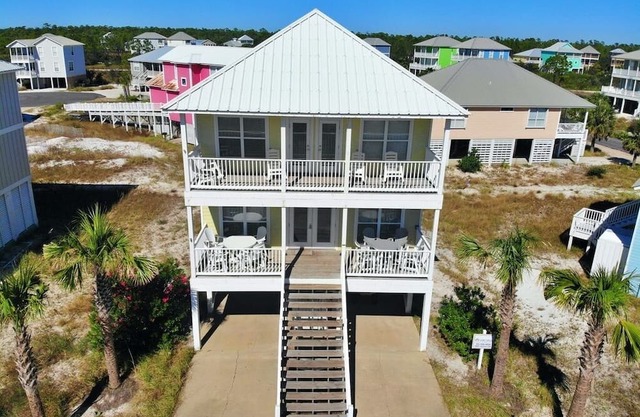 Across from beach access - Dogs OK - Pools/Tennis