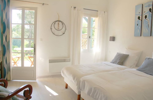 Gîte Papyrus 2 Pers - Piscine, Confort & Nature - Au Petit Bernerot