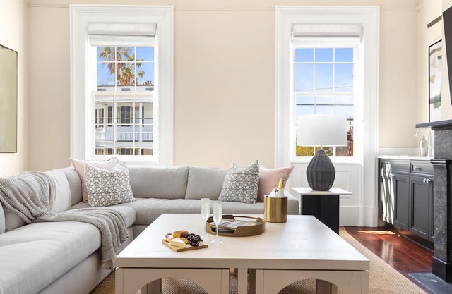 Thomas Waring Suite A: Where History Meets Luxury