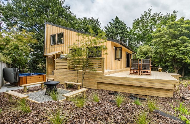 98 on Clyde Spa Retreat - Ohakune Holiday Home