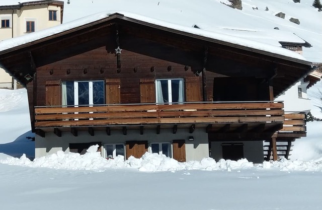 Detached house on the river within walking distance of the village and ski lifts