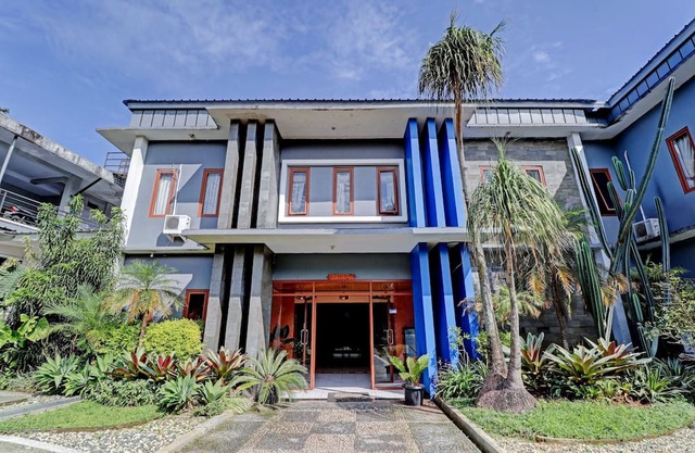 OYO 94674 Guesthouse Sabar Makmur