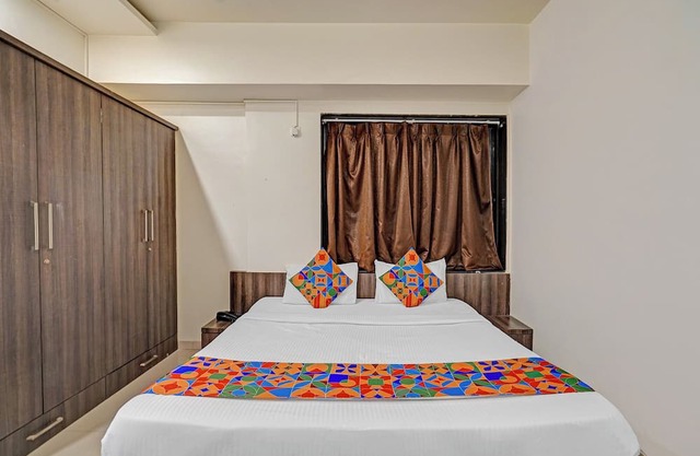 Fabhotel Royal Inn I