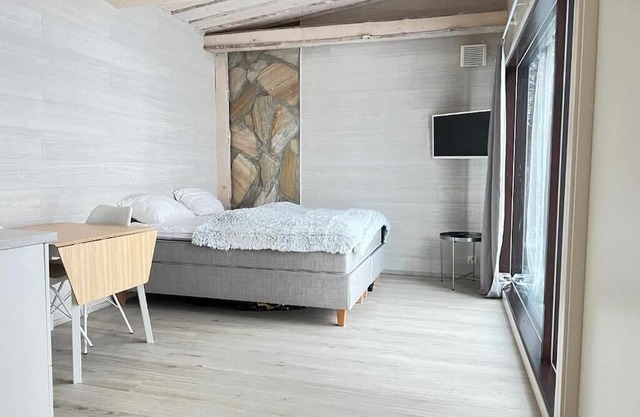 High-quality suite by the lake