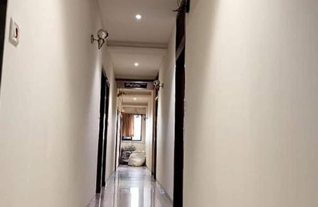 Fabhotel New Silver Elite