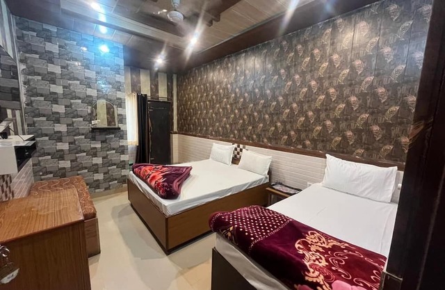 Hotel Aapno Shyam And Restaurant
