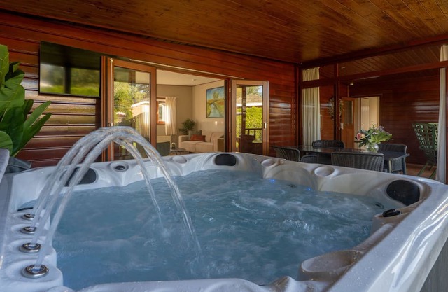 Drents Genieten in Grasheide: with private jacuzzi and infrared sauna.