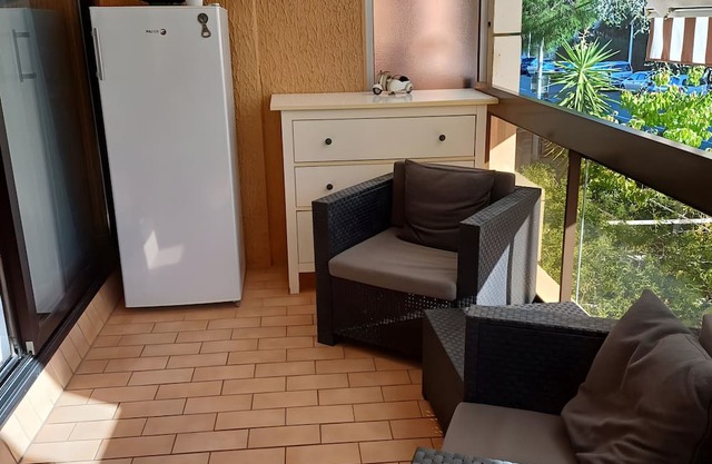 Apartment 'La Favière Proche De La Plage' with Private Terrace, Wi-Fi and Air Conditioning