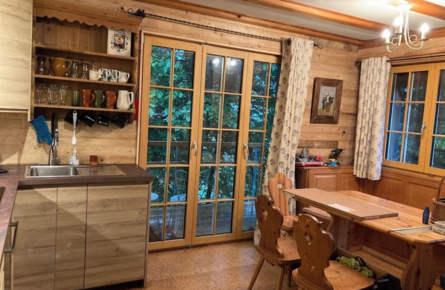 Cosy Mountain Chalet Retreat,nPrivate ,unique ,forest location.nnn