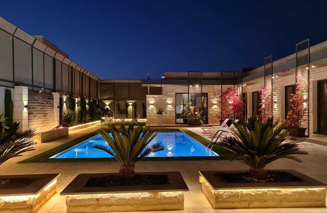 Prime location, amenities & luxurious vibes