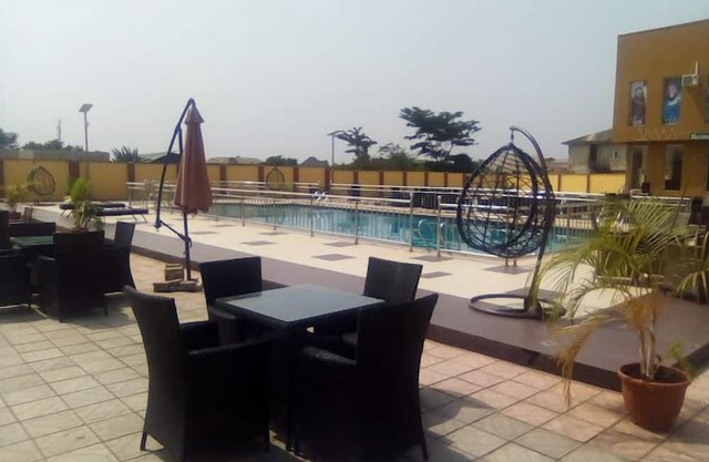AM 2 PM Hotel and Suites