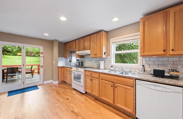 Private park in a cozy home next to I-90 huge yard