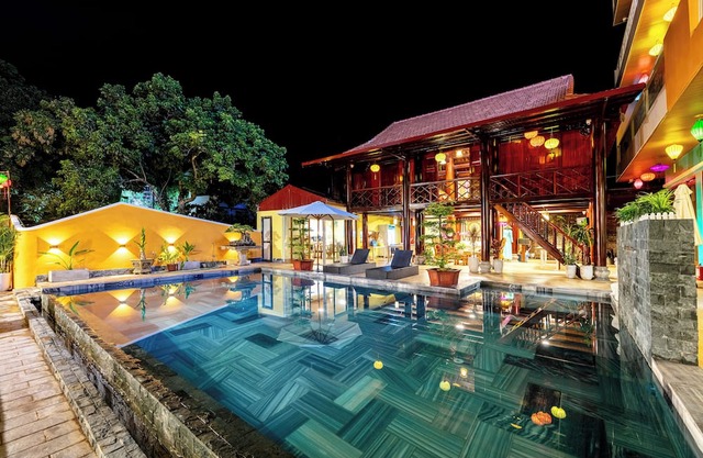 Trang An Ao Dai Homestay - Wooden house with field view and private bathroom