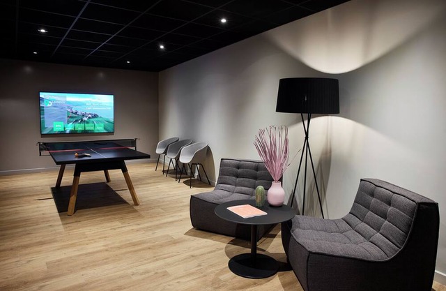 Chic hotel with WiFi, AC, fitness room in lovely Lausanne