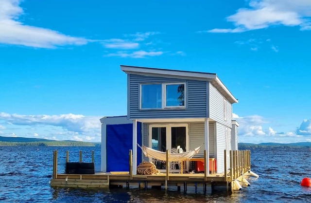Relax on our Houseboat- Take a swim in the summer or go skating in the winter