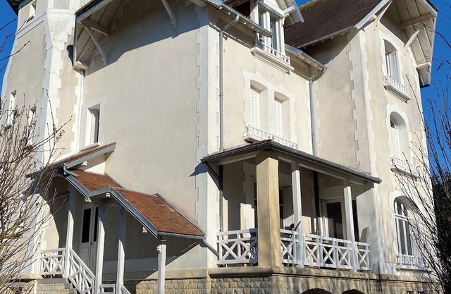 Appartement Équipé au Manoir des Lys, Esprit Cocottes, vue sur la Campagne !