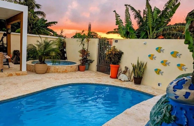Charming hotel suite in delightful Luquillo with AC, WiFi