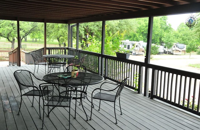 Concho Cabin - Full kitchen, hot shower, and free Wi-Fi!