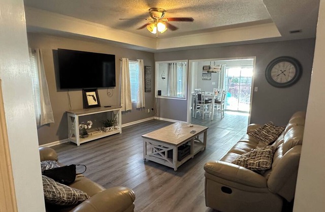 Home away from home. Near moody Air Force base also 15 min away wild adventure