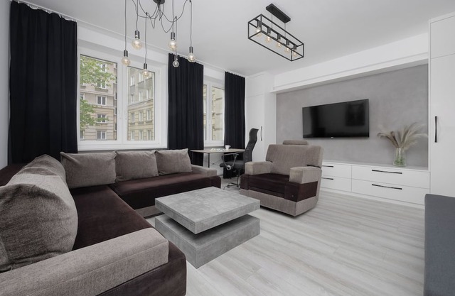 Elegant Apartment in Warsaw by Renters