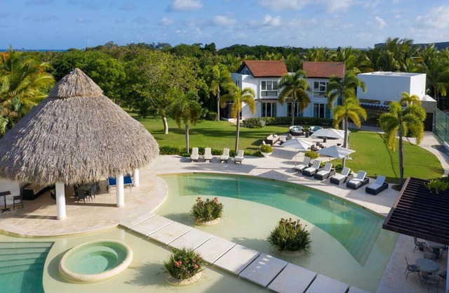 Villa Sambarela by Fantasia Villas