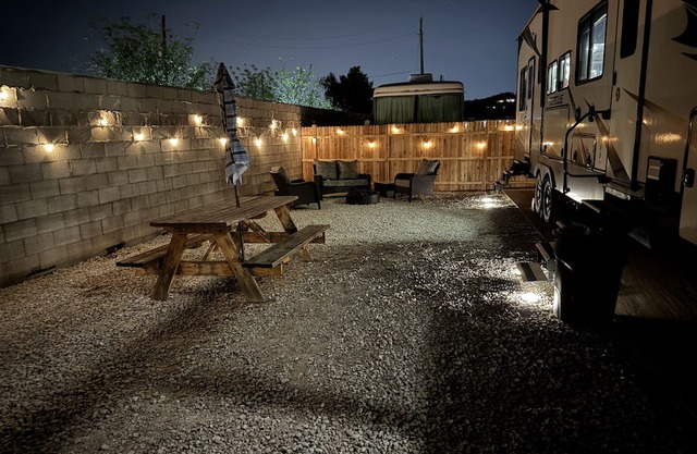 Private Cozy Desert Hills 2 BDRM 1.5 BTH RV Stay Mountain Views