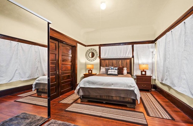 Room in Stylish Retreat w/ Spacious Living