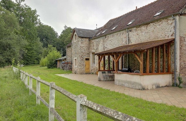 Homerez - Spacious house for 8 ppl. with terrace at Raizeux
