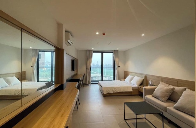 Nhat Y Hostel and Apartment