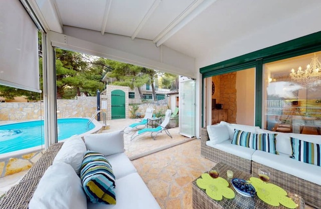 Lux Flat w Pool 1 min to Ivan Dolac Beach in Hvar