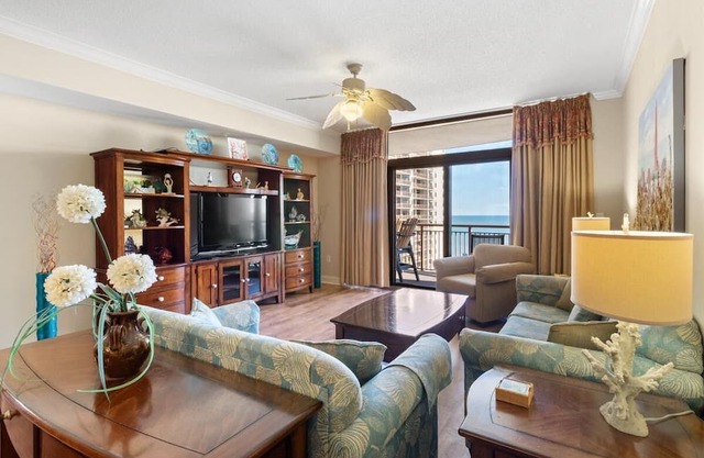 Tranquil Tides: 2BR Condo with Washer/Dryer & WiFi