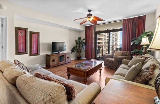 Coastal Elegance 2BR Condo Jetted Tub and Balcony