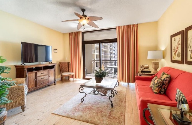 10th Floor Retreat: Oceanfront One-Bedroom Condo with Spectacular View