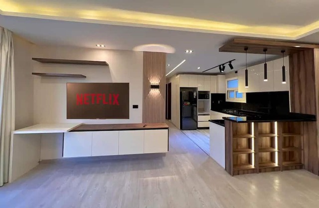 Uptown Elite Apt.