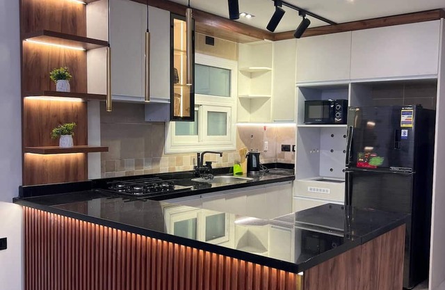 The Quietly Elegant 3-BR apt.