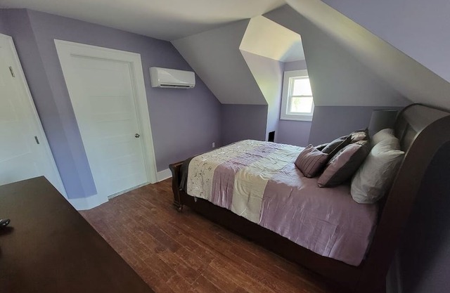 Cozy B&B with WiFi and AC in charming South Kortright