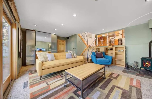 Uptown mpls 4-bedroom house near lakes and downtown mpls!