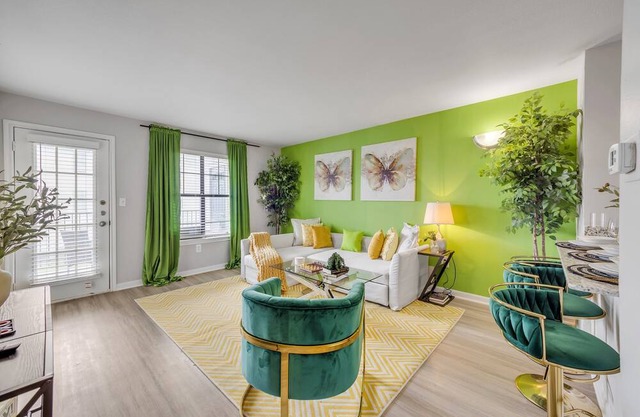 Cozy suite~8 min to DT~big pool~2bed 2bath~free parking